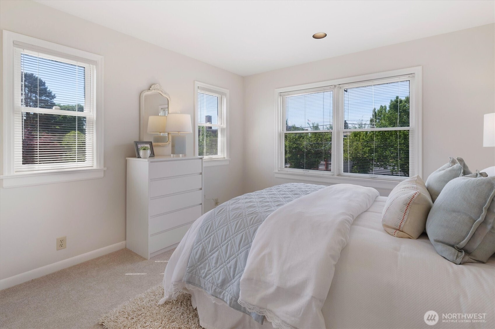 4550 47th Avenue NE, Seattle, WA 98105