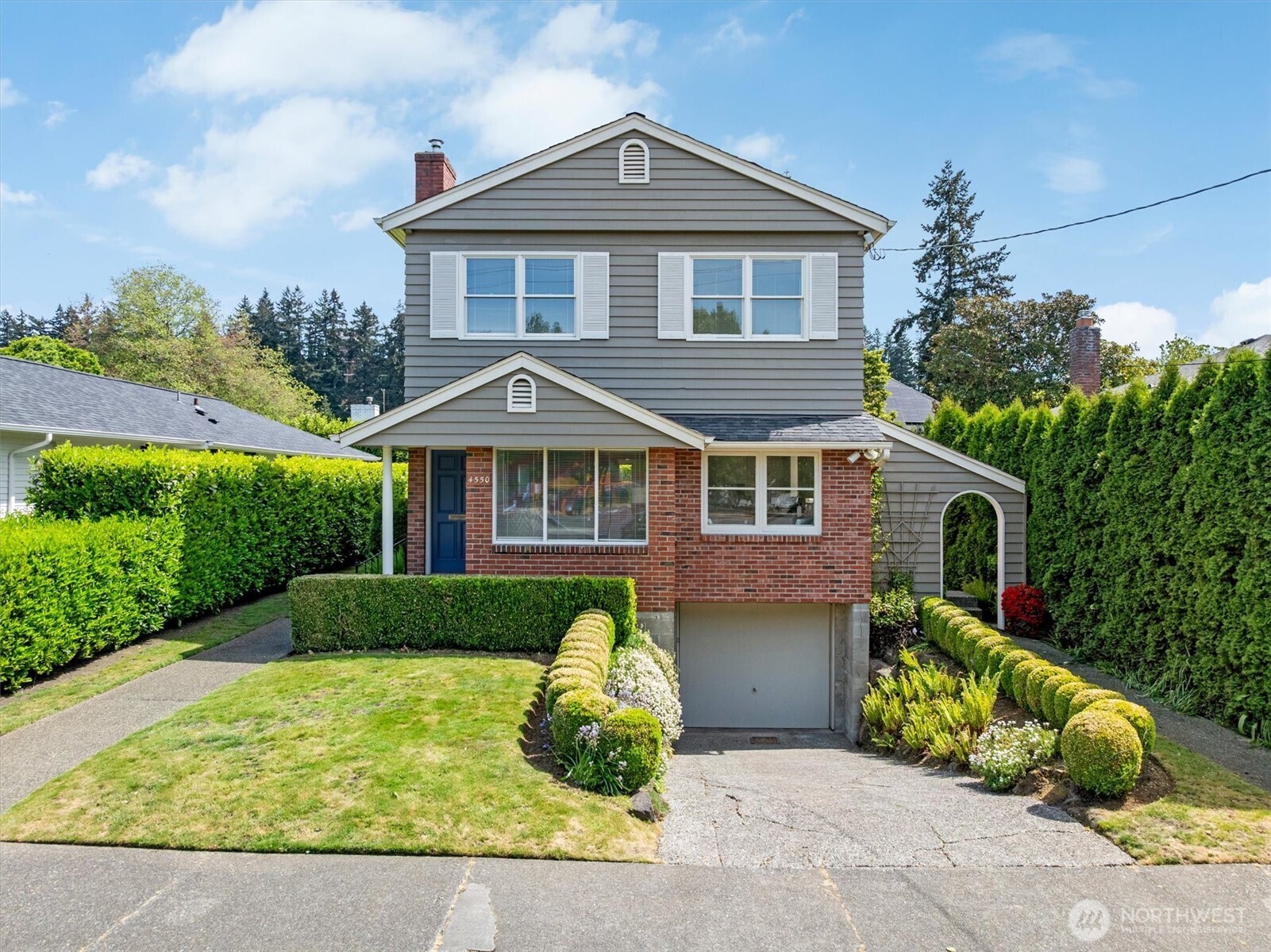 4550 47th Avenue NE, Seattle, WA 98105
