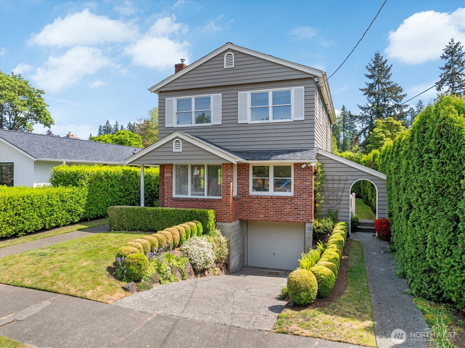 4550 47th Avenue NE, Seattle, WA 98105
