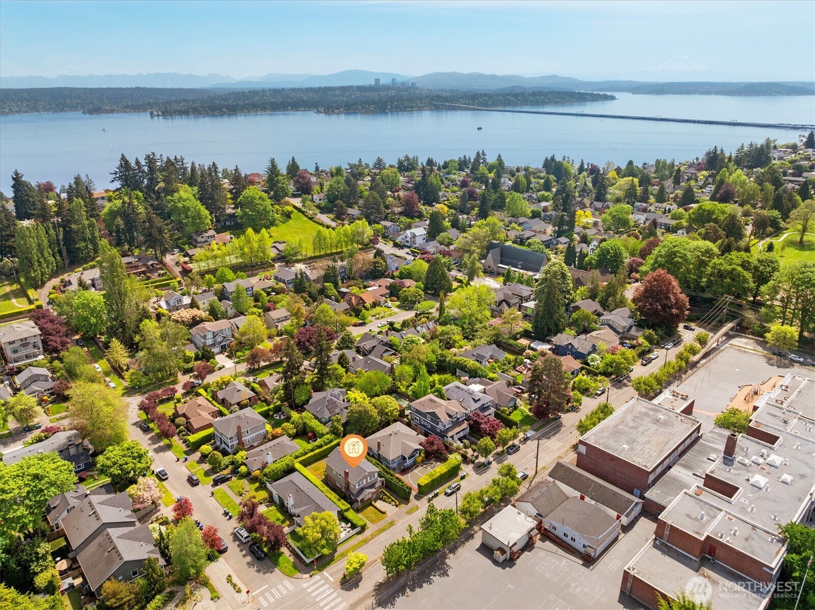4550 47th Avenue NE, Seattle, WA 98105