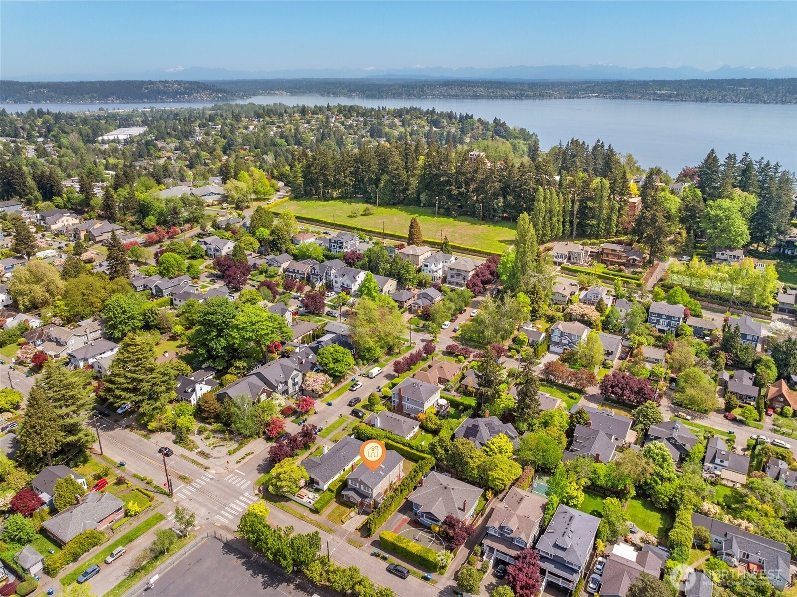 4550 47th Avenue NE, Seattle, WA 98105