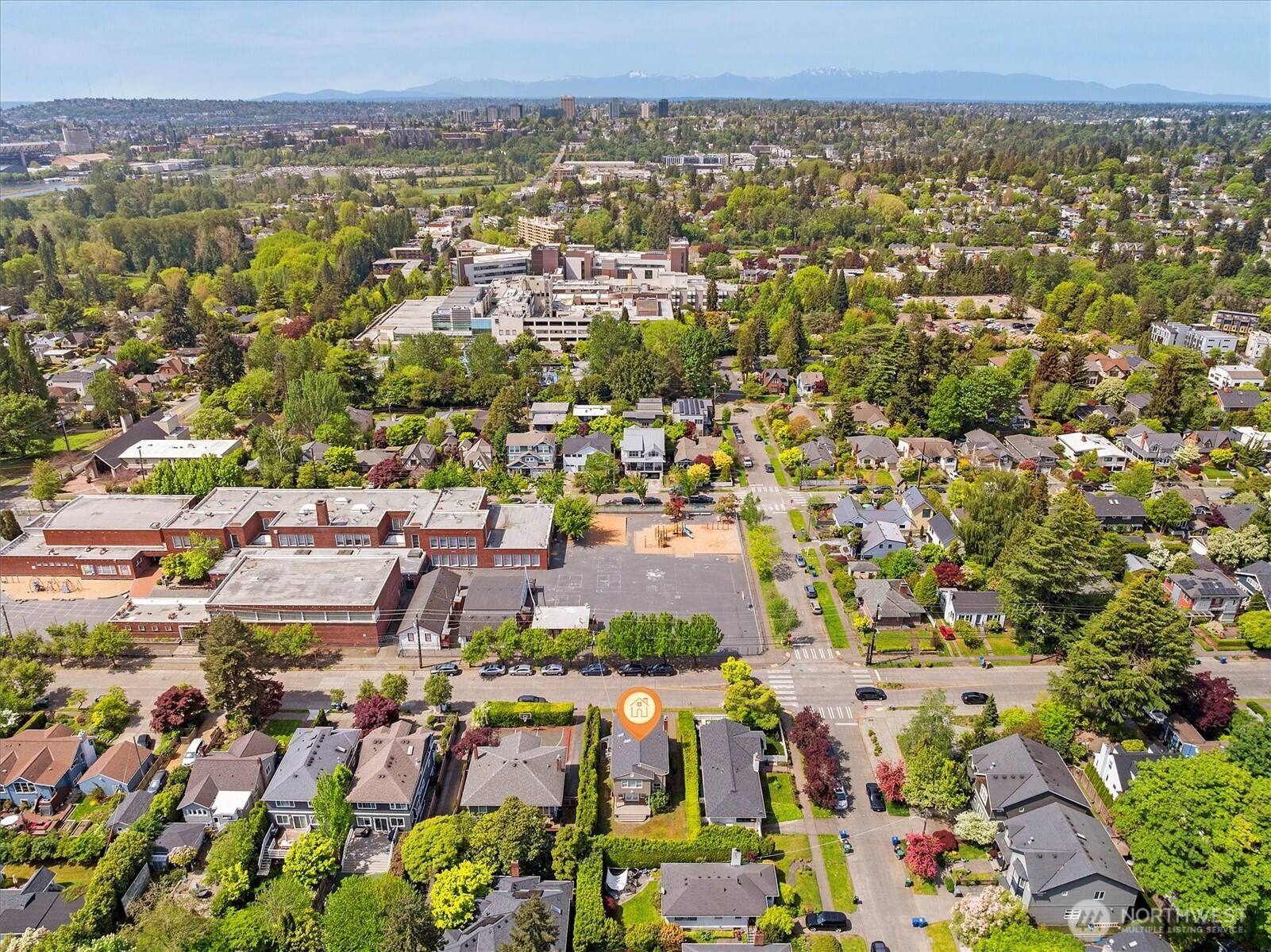 4550 47th Avenue NE, Seattle, WA 98105
