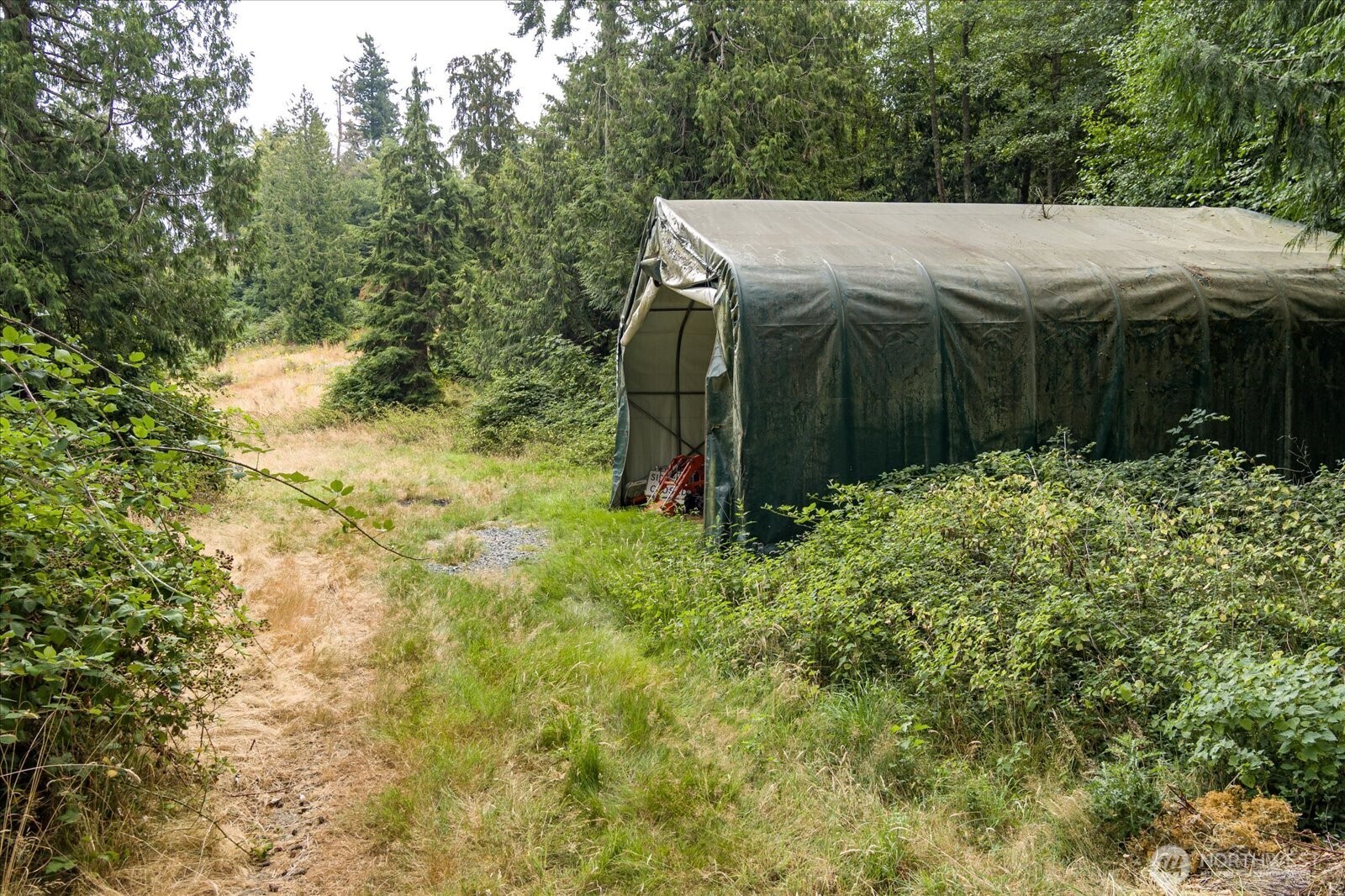 8175 Mossy Rock Road , Clinton, WA 98236