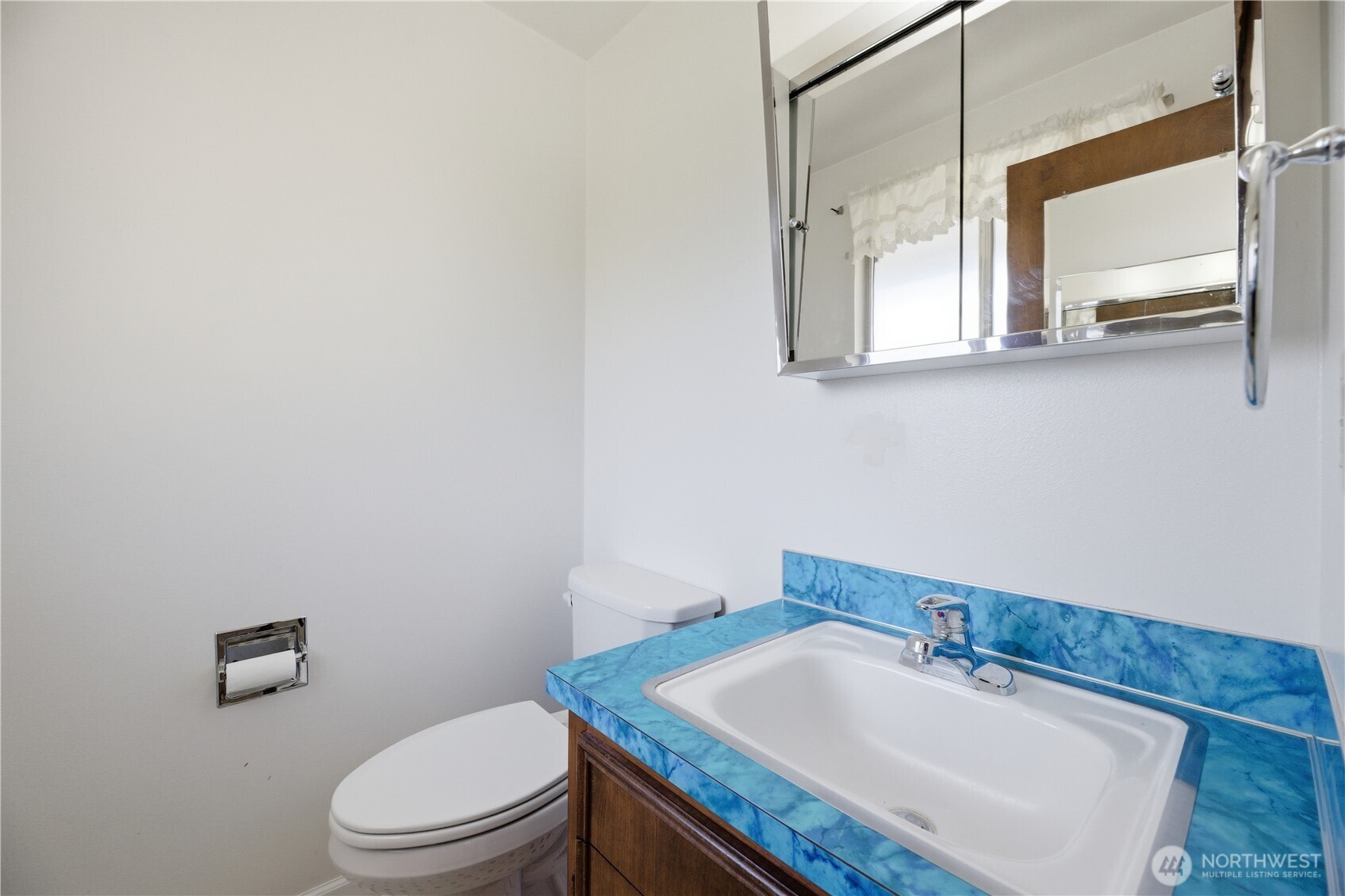 10715 111th Avenue SW, Tacoma, WA 98498