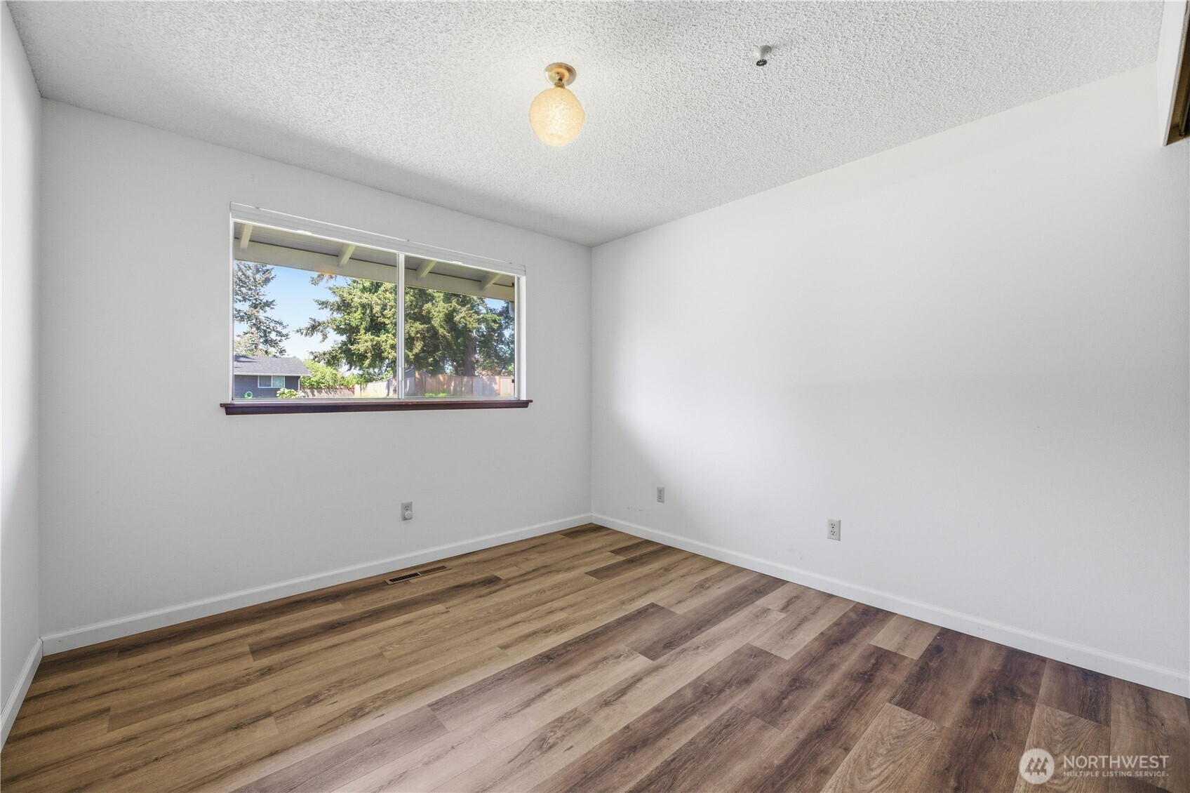 10715 111th Avenue SW, Tacoma, WA 98498