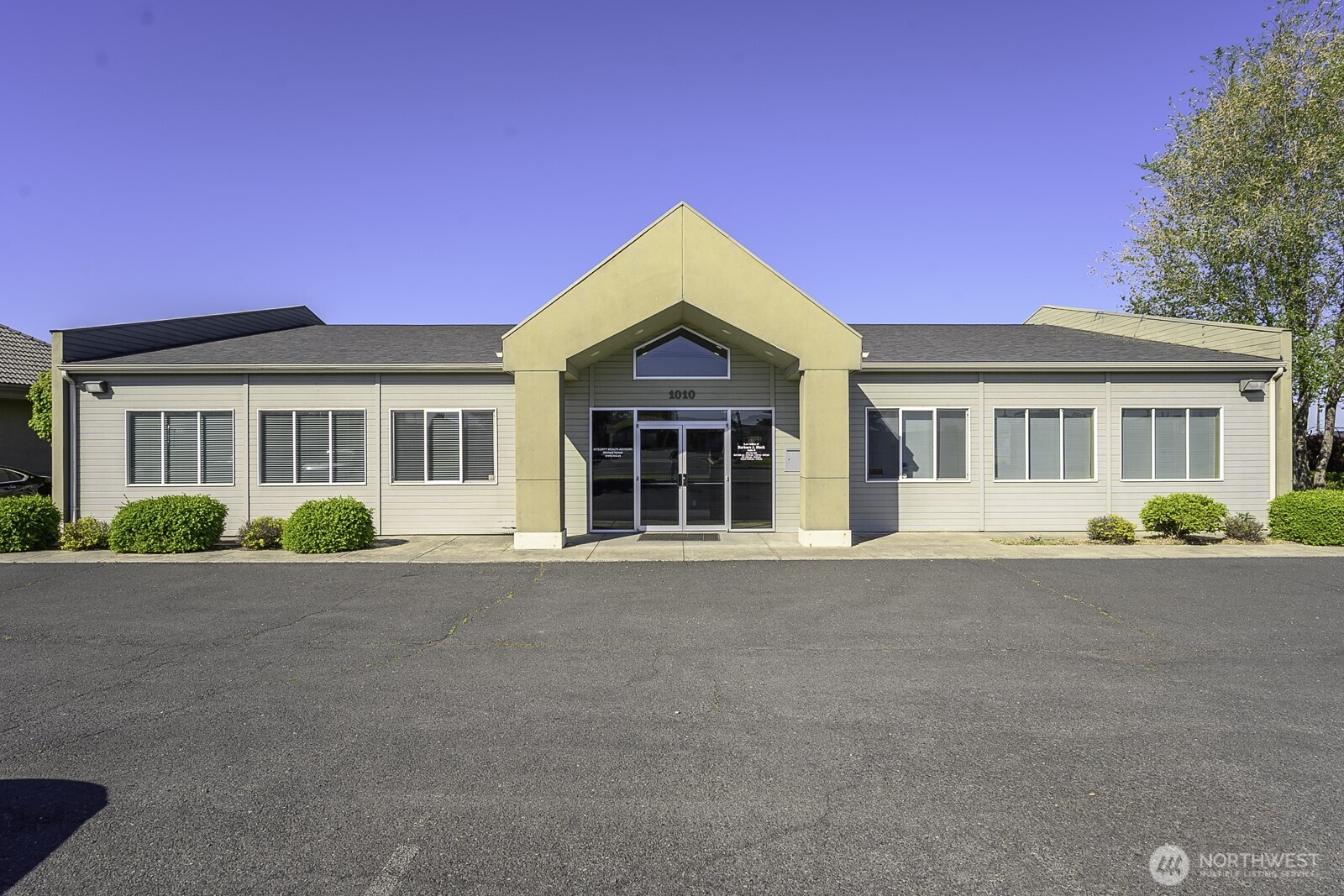1010 S Pioneer Way , Moses Lake, WA 98837