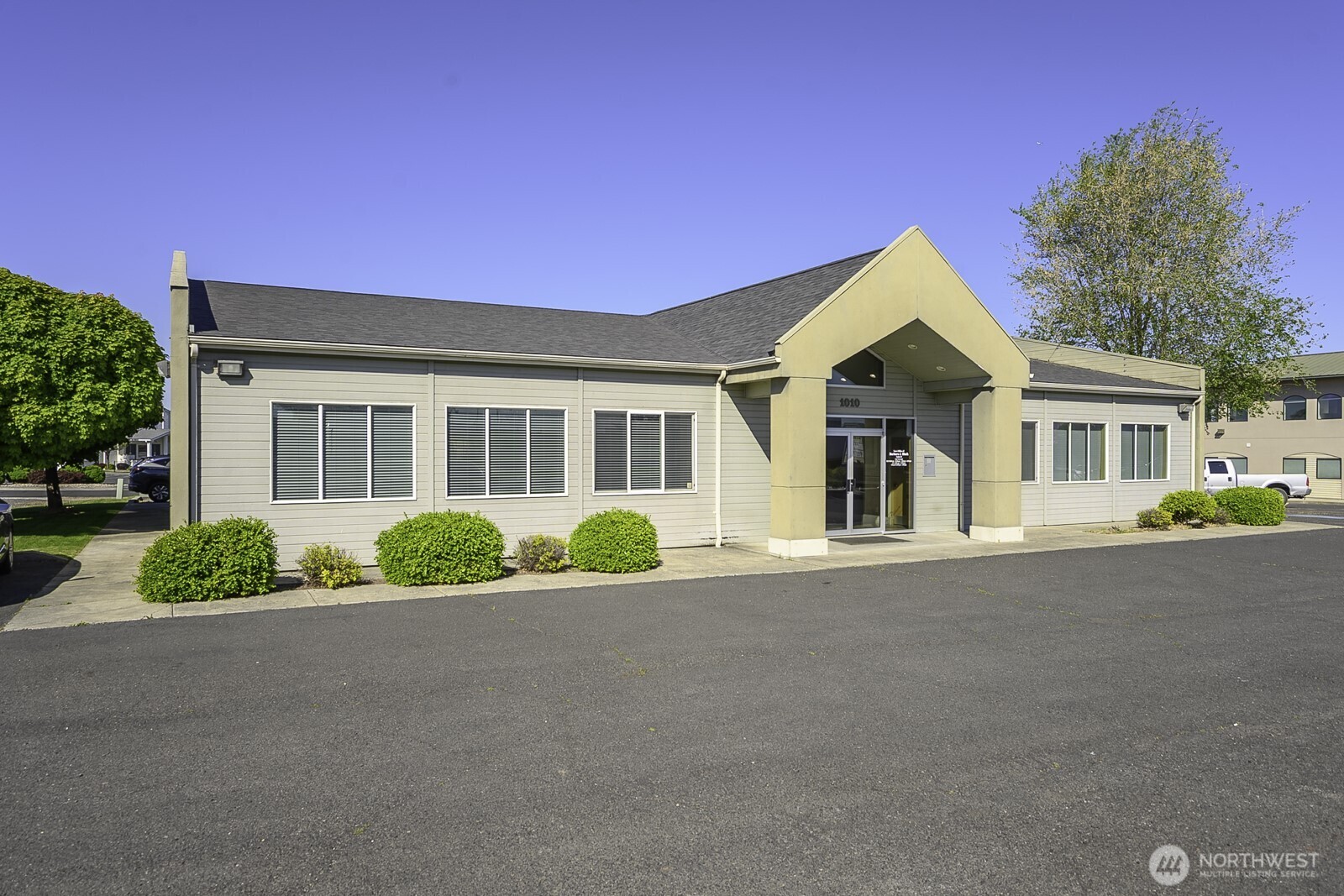 1010 S Pioneer Way , Moses Lake, WA 98837
