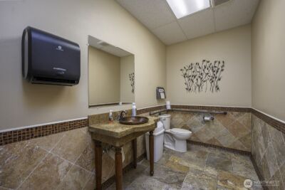 1010 S Pioneer Way , Moses Lake, WA 98837 - Photo 14