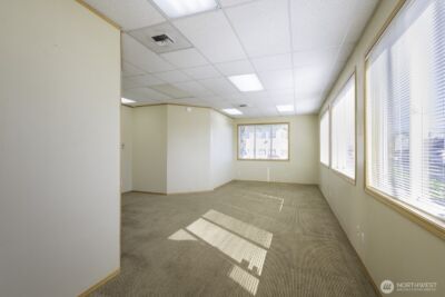 1010 S Pioneer Way , Moses Lake, WA 98837 - Photo 4