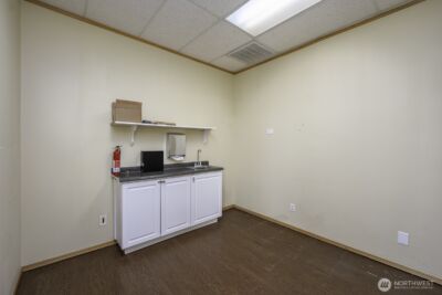 1010 S Pioneer Way , Moses Lake, WA 98837 - Photo 8