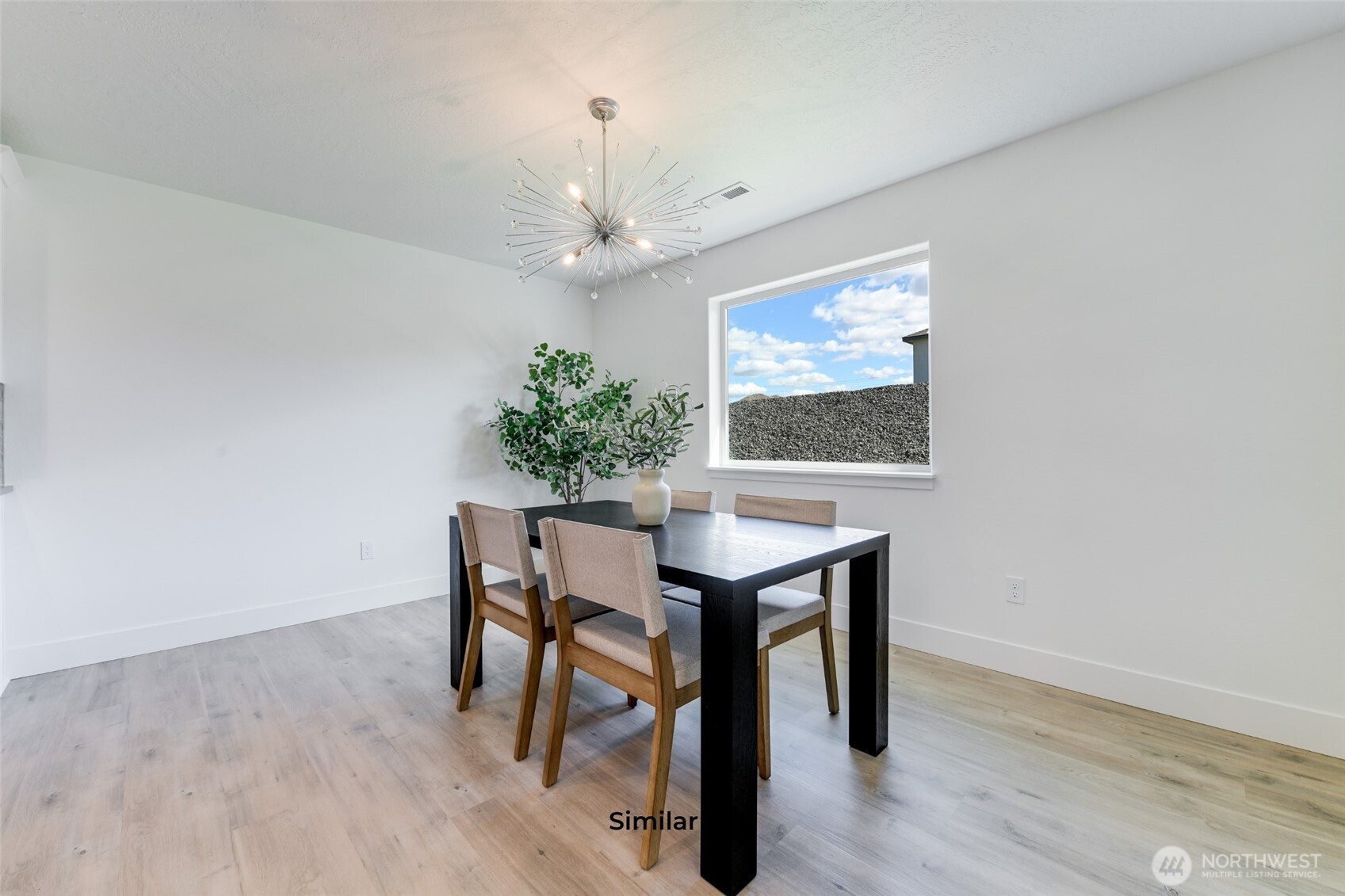 320 N Montana Street , Moses Lake, WA 98837
