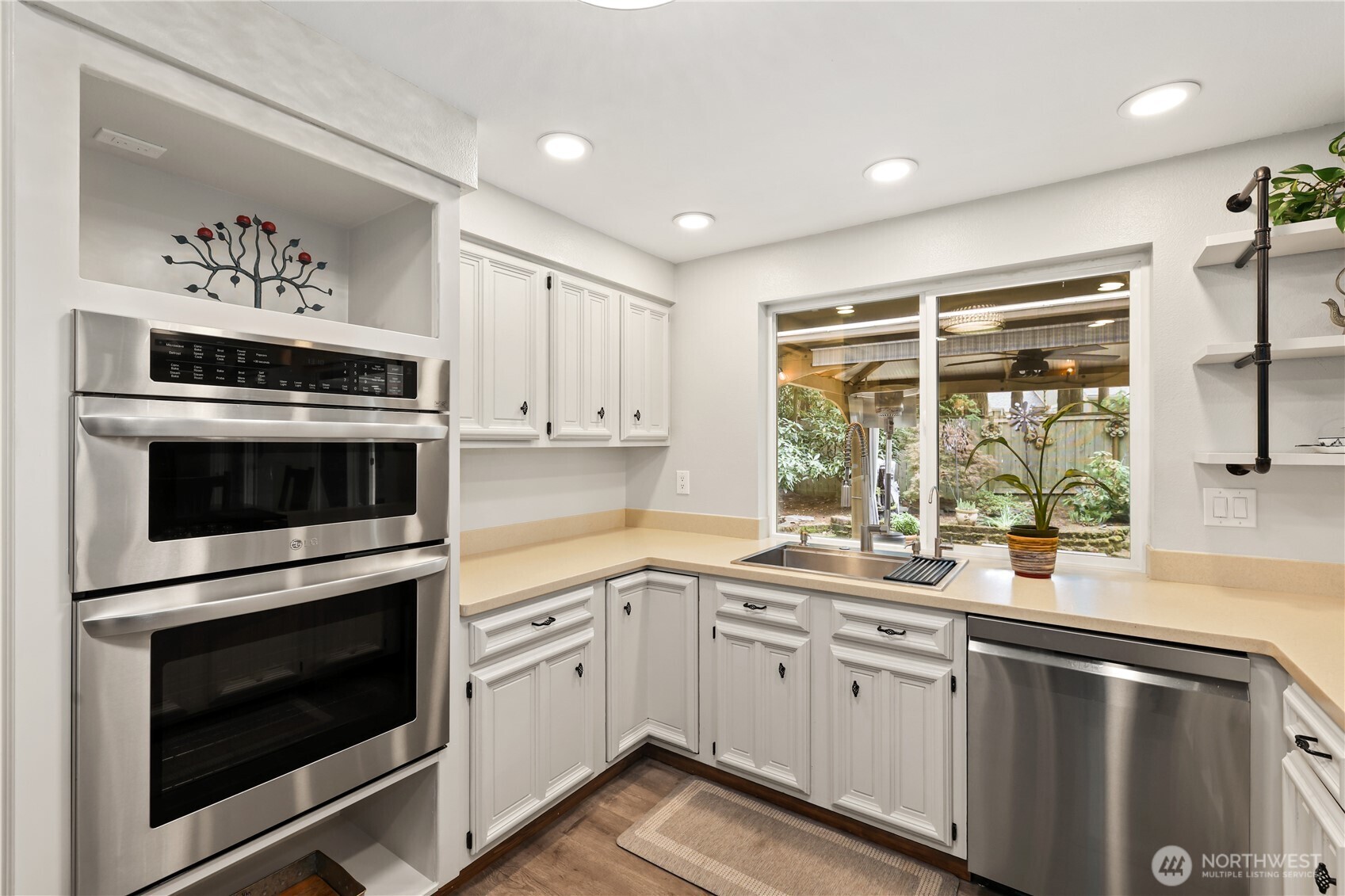 8930 Park Ridge Drive W, University Place, WA 98467