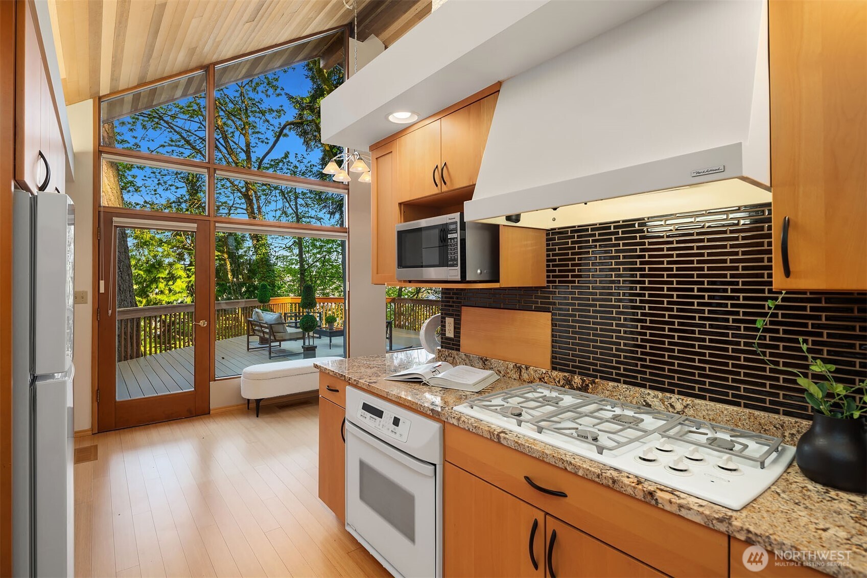 7931 E Mercer Way , Mercer Island, WA 98040