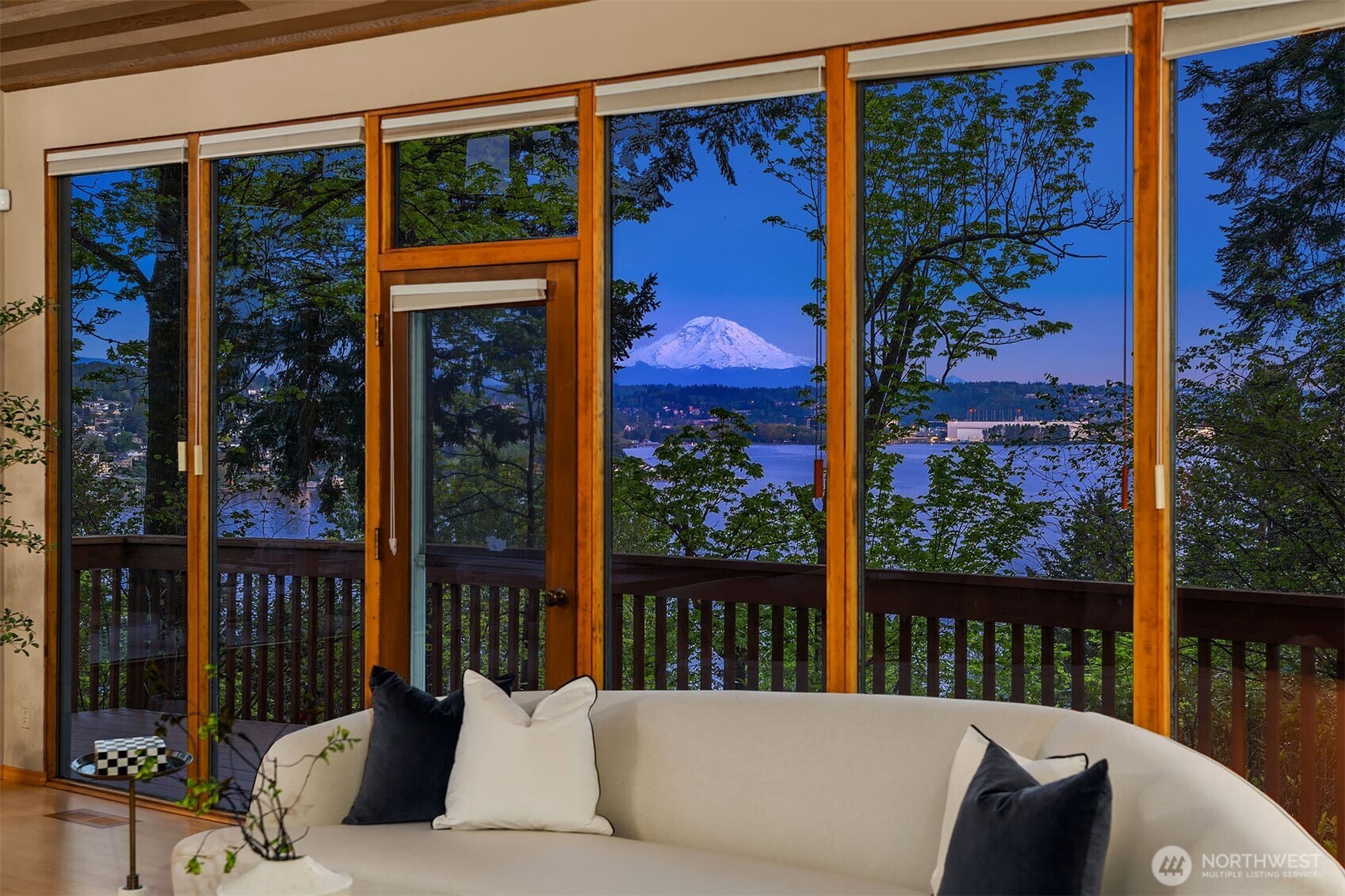 7931 E Mercer Way , Mercer Island, WA 98040