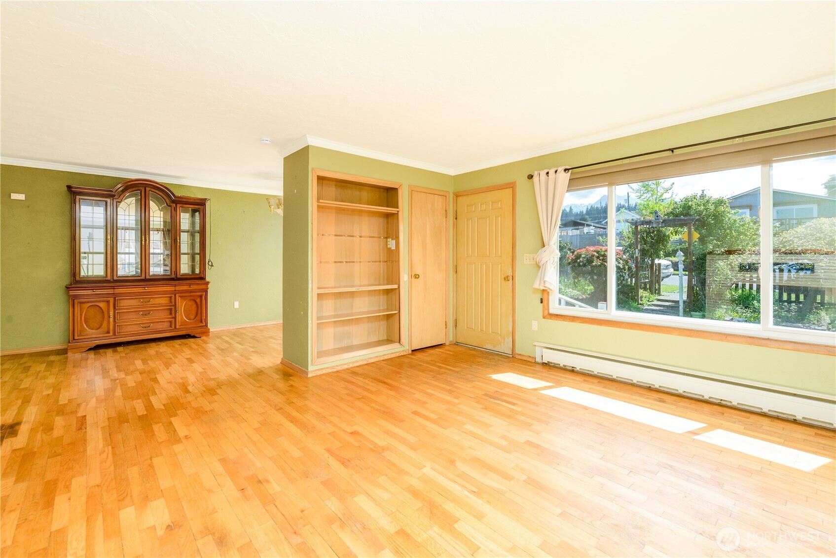 623 E 10th St , Port Angeles, WA 98362