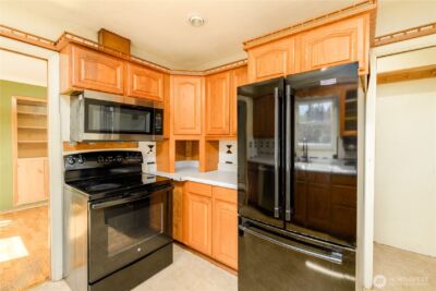 623 E 10th St , Port Angeles, WA 98362 - Photo 12