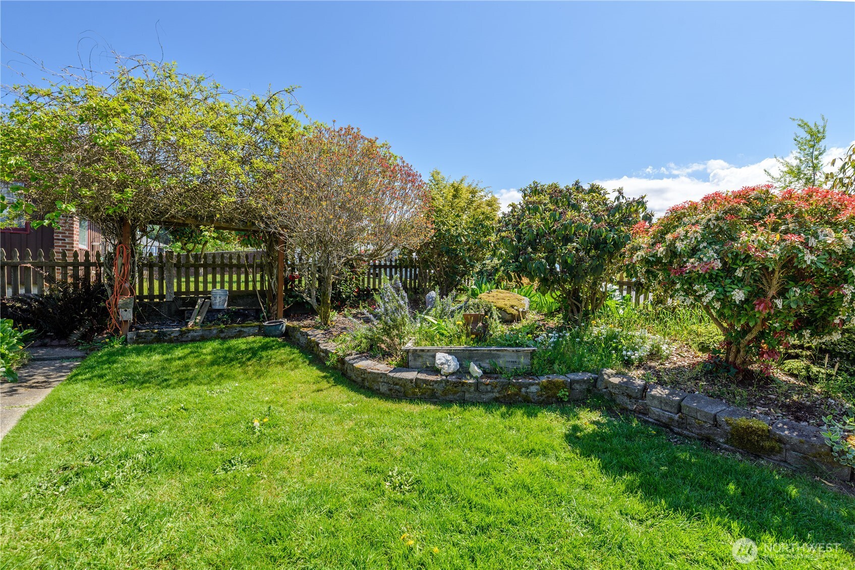 623 E 10th St , Port Angeles, WA 98362