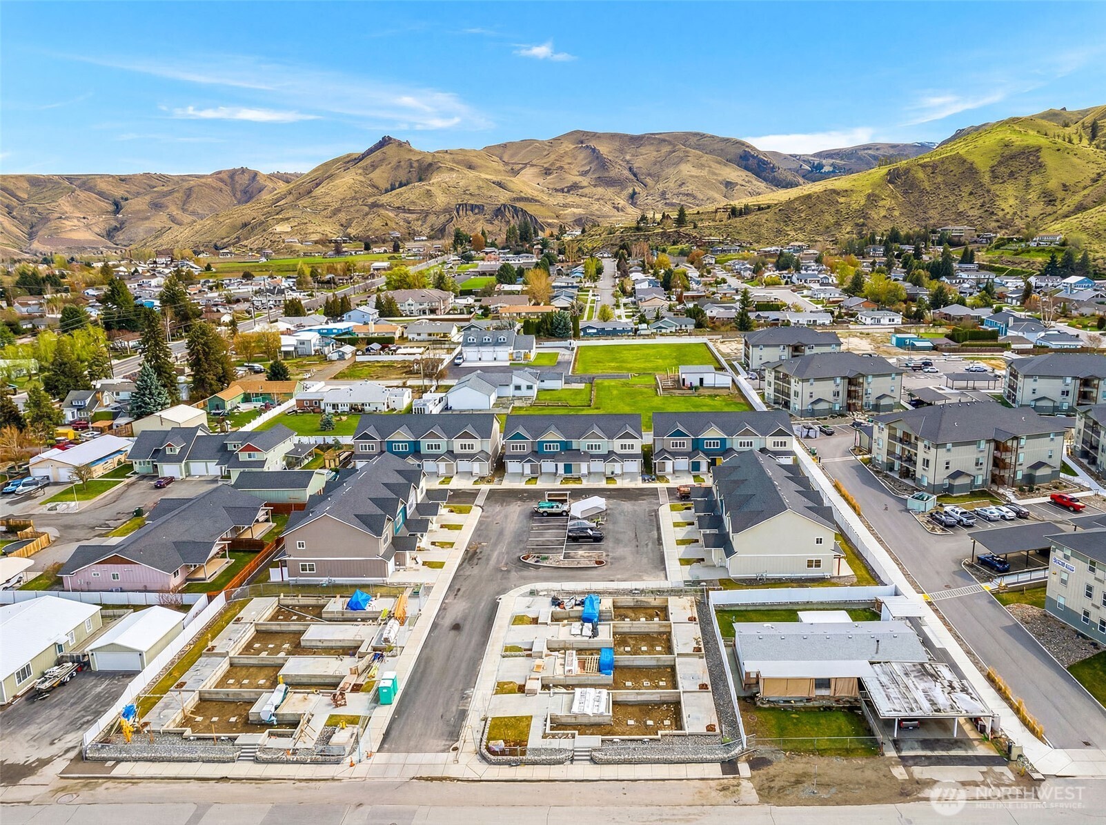 1075 Red Apple Road #E20, Wenatchee, WA 98801