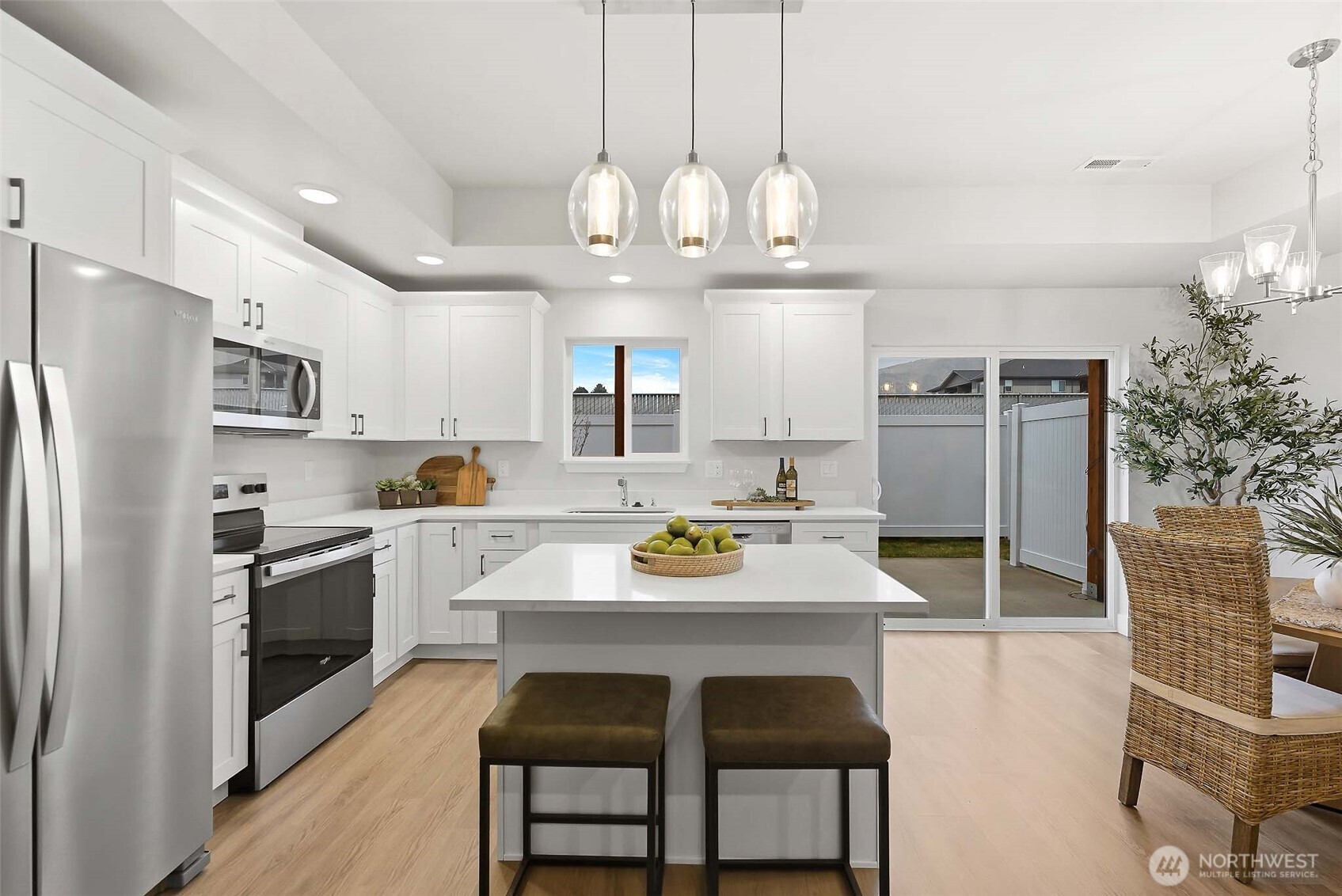 1075 Red Apple Road #E20, Wenatchee, WA 98801