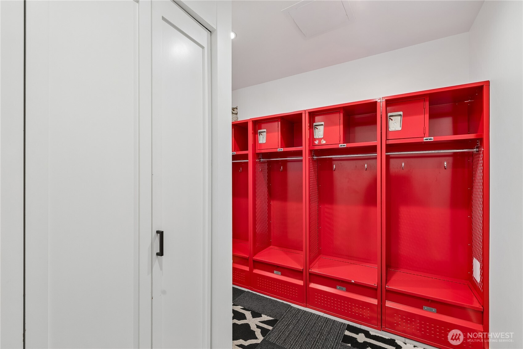 5932 California Avenue SW, Seattle, WA 98186
