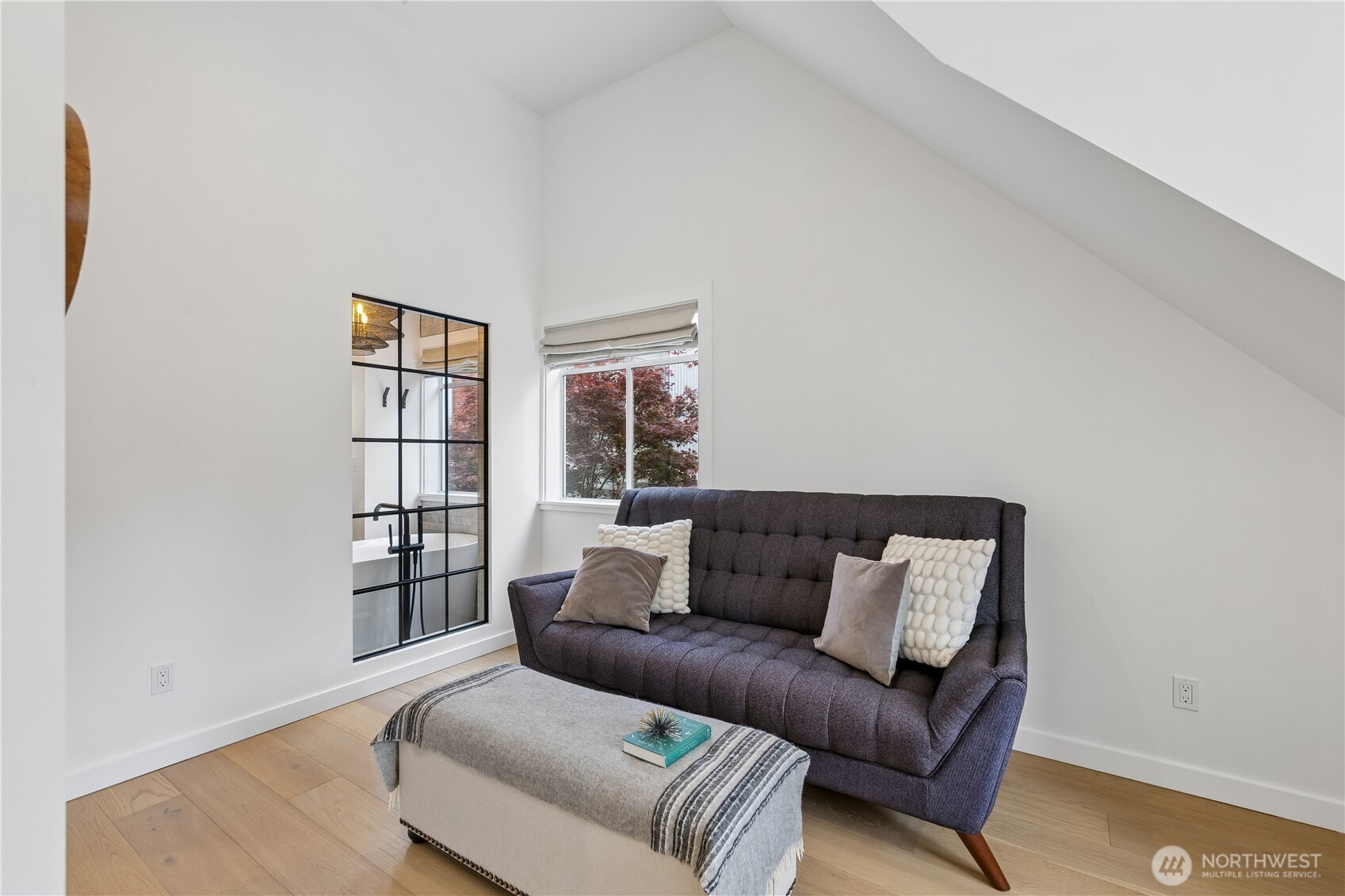 5932 California Avenue SW, Seattle, WA 98186
