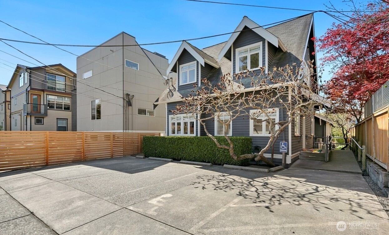 5932 California Avenue SW, Seattle, WA 98186