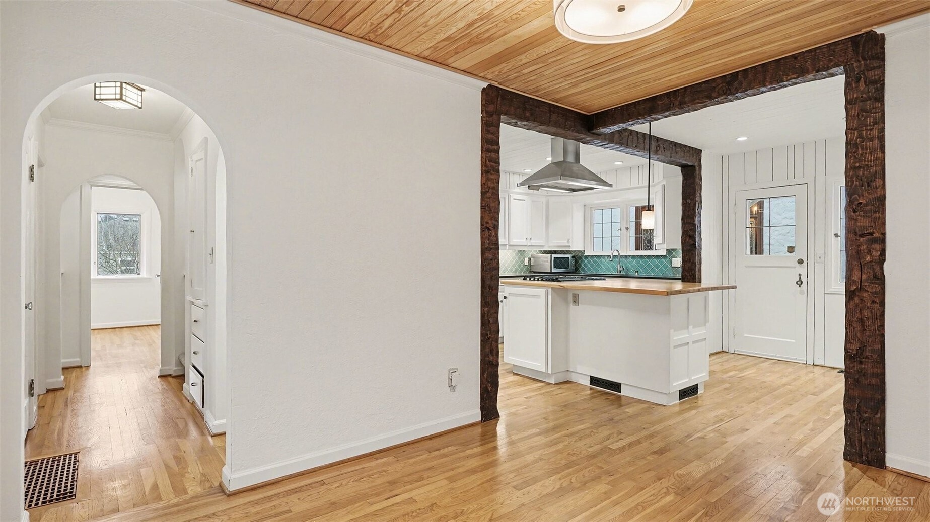 4335 NE 45th Street , Seattle, WA 98105