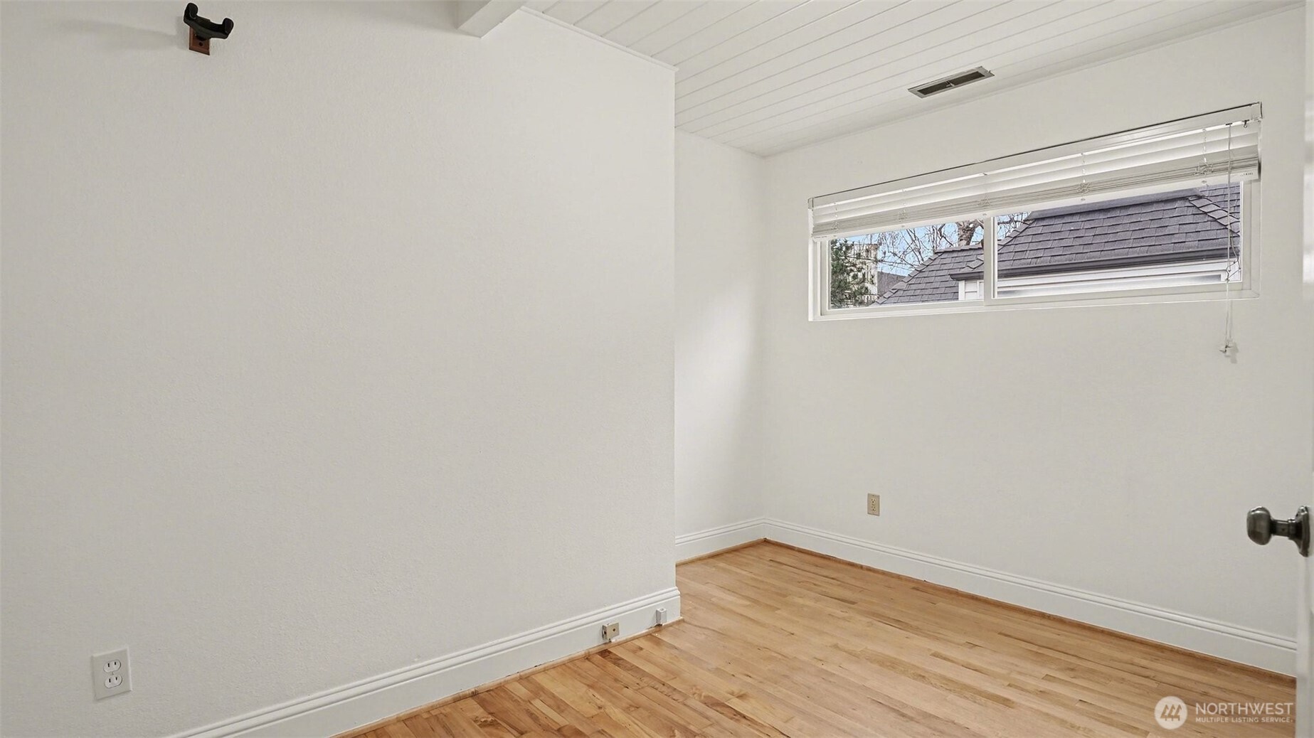 4335 NE 45th Street , Seattle, WA 98105