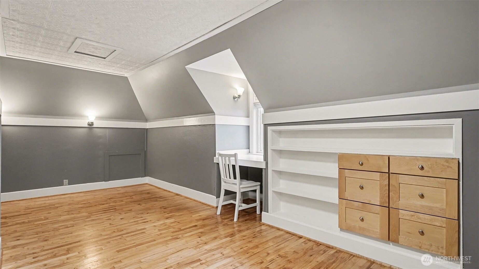 4335 NE 45th Street , Seattle, WA 98105