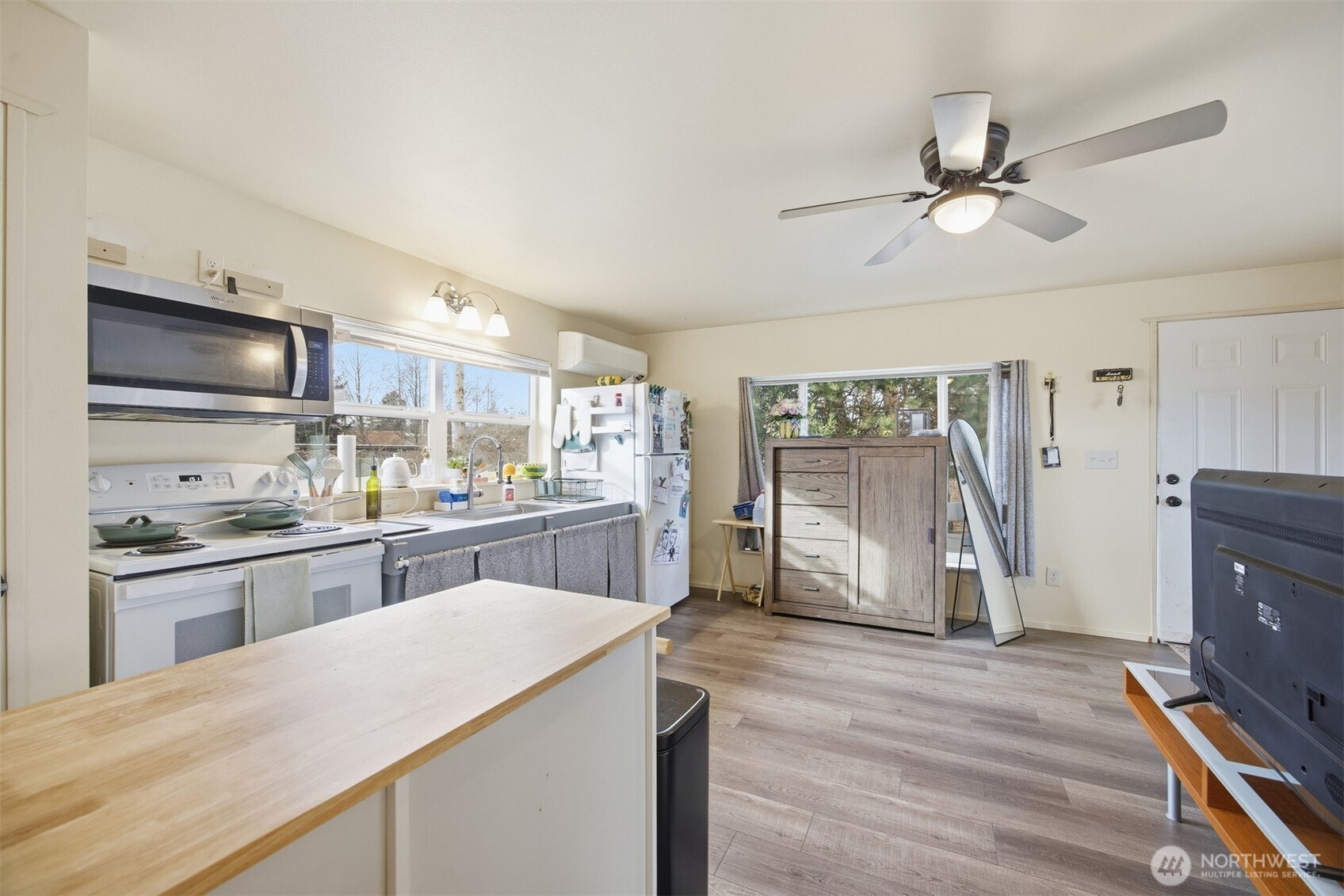 5698 2nd Avenue , Ferndale, WA 98248