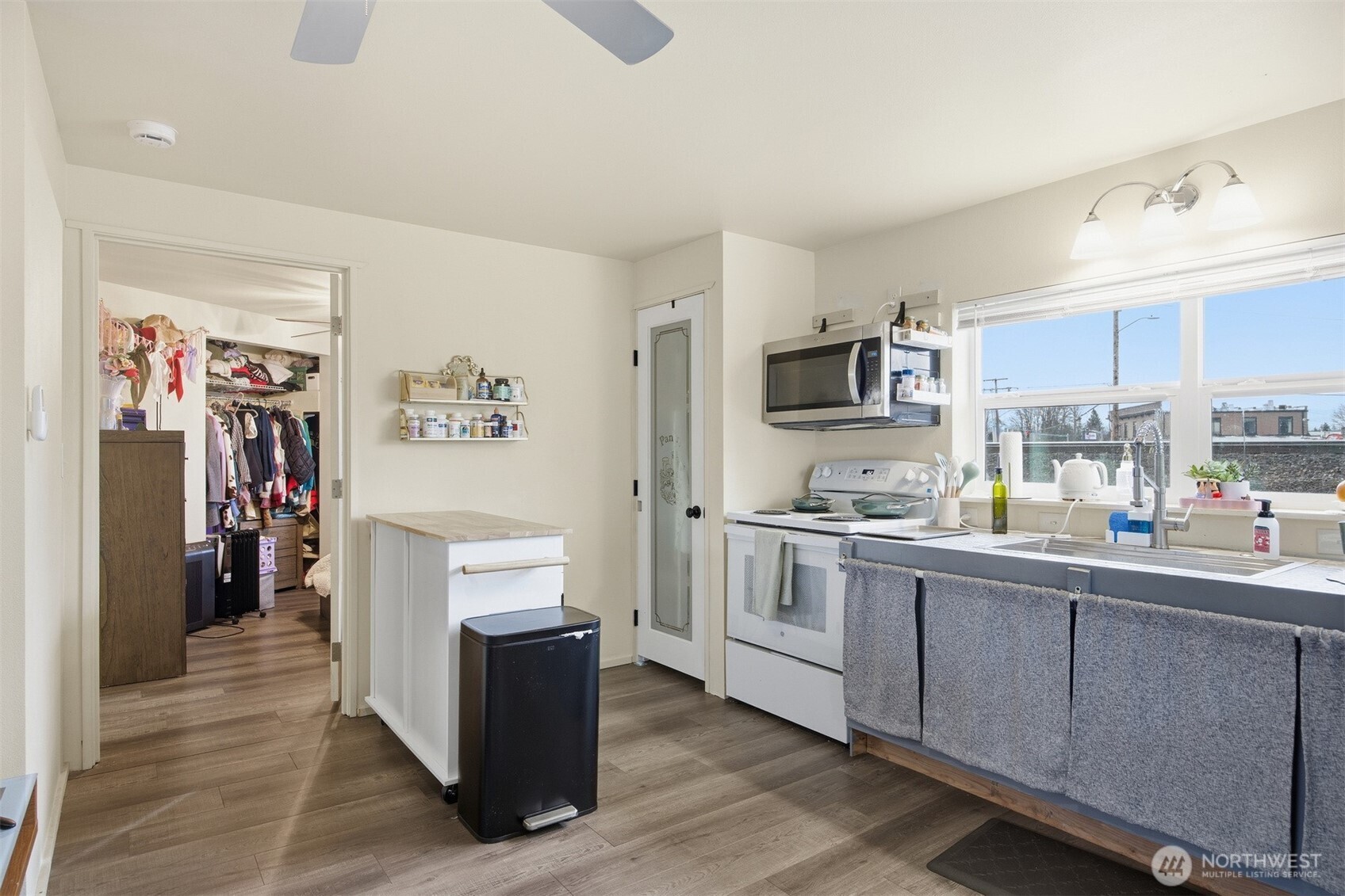 5698 2nd Avenue , Ferndale, WA 98248