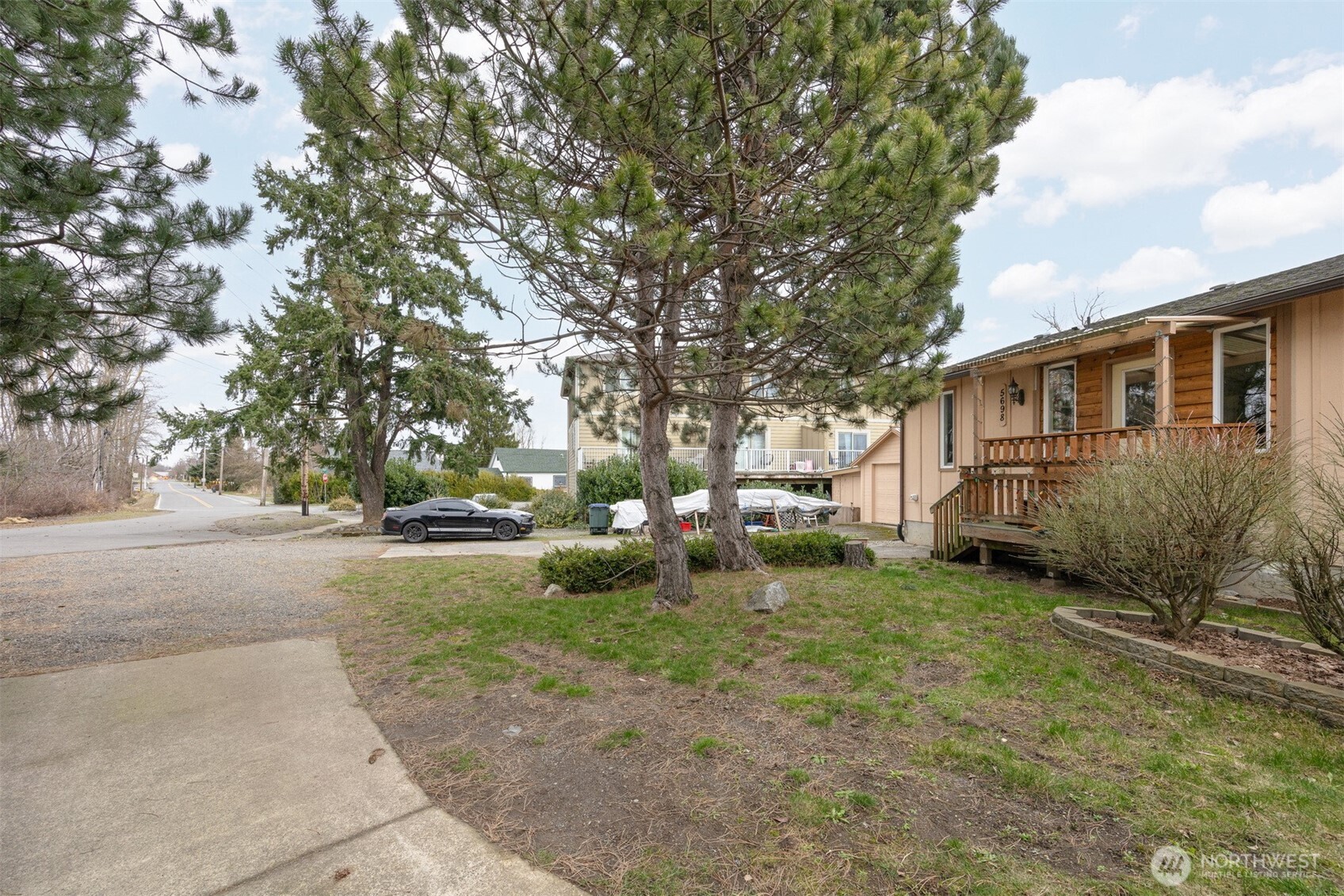 5698 2nd Avenue , Ferndale, WA 98248