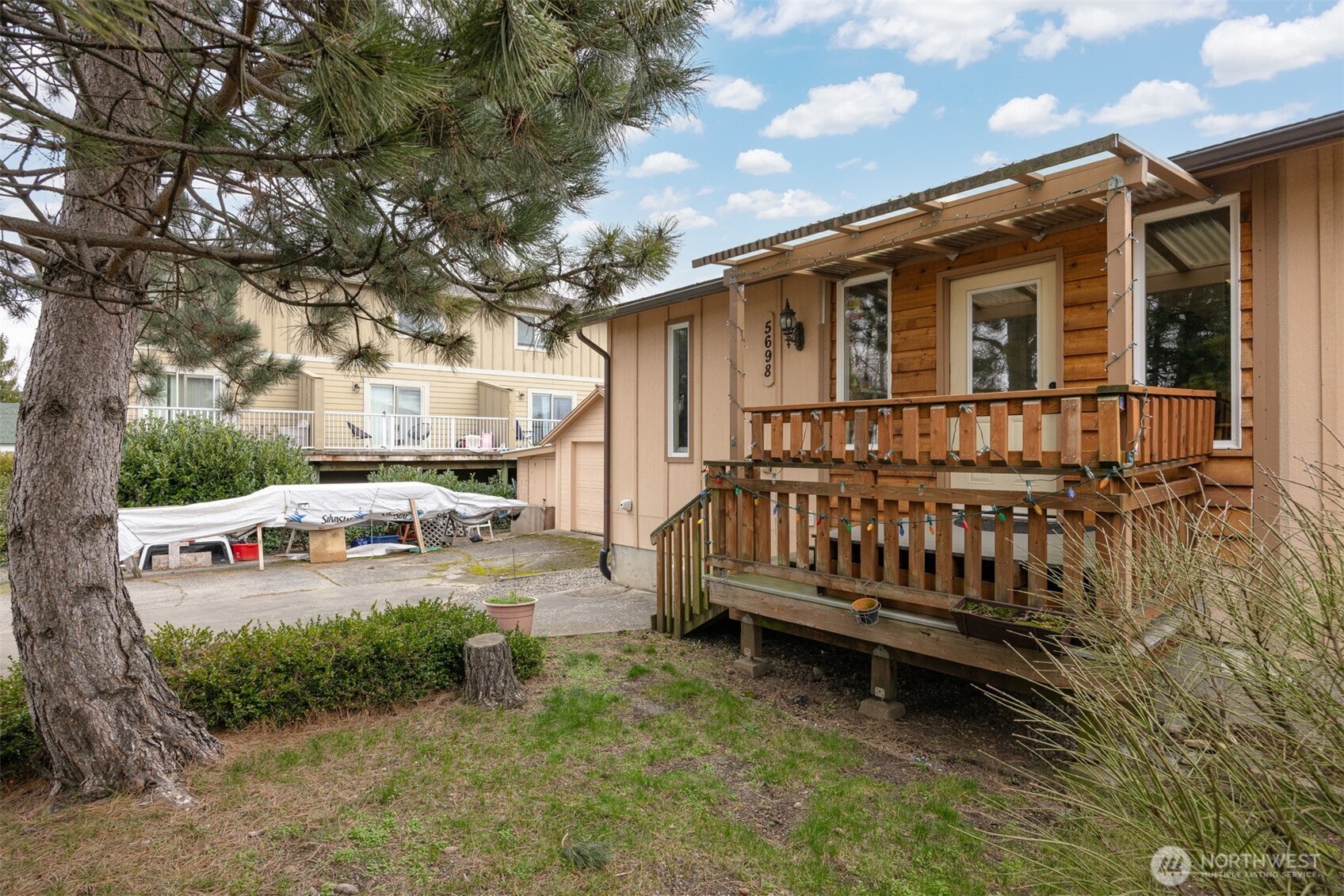 5698 2nd Avenue , Ferndale, WA 98248