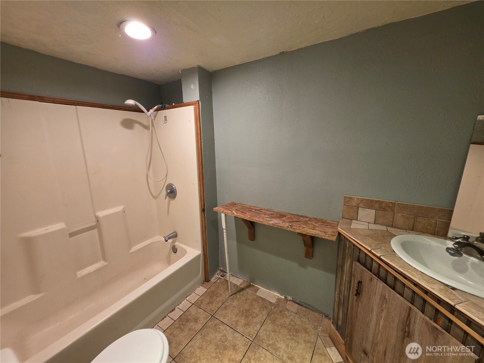 1009 17th Avenue , Oroville, WA 98844