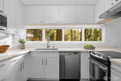 4241 155th Place SE #4-4, Bellevue, WA 98006 - Photo 3