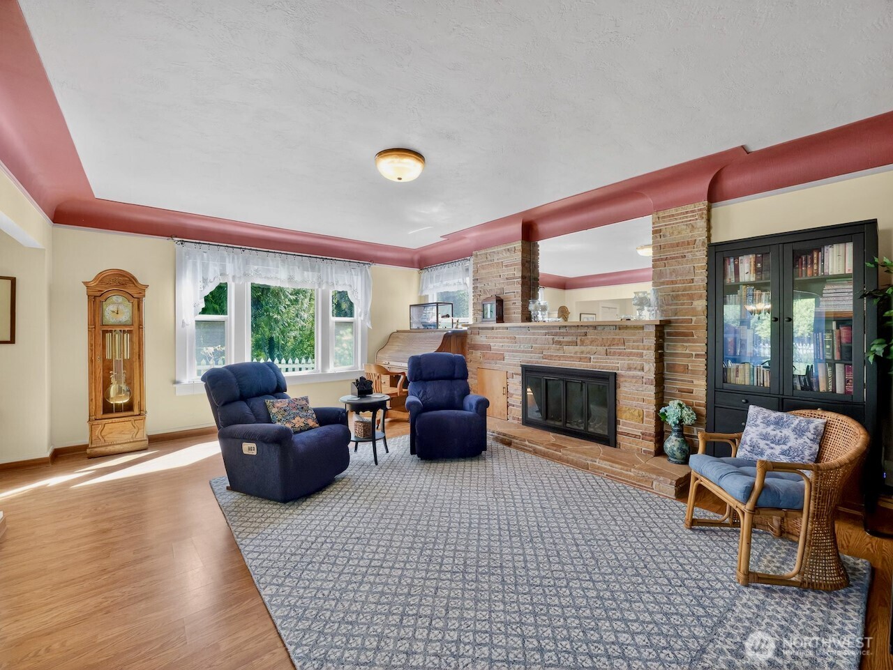 6906 NE Carpenter Ln , Kingston, WA 98346