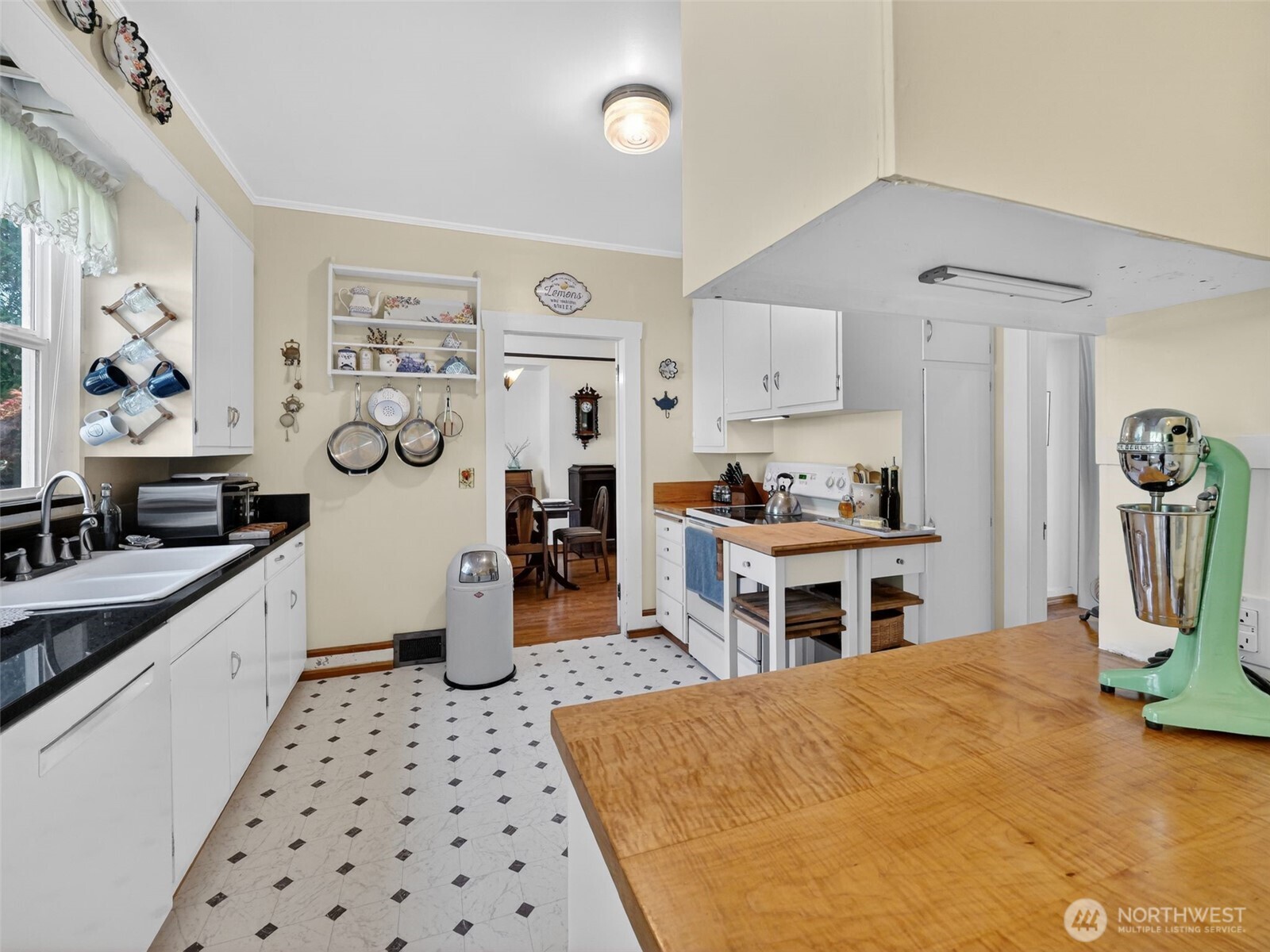 6906 NE Carpenter Ln , Kingston, WA 98346