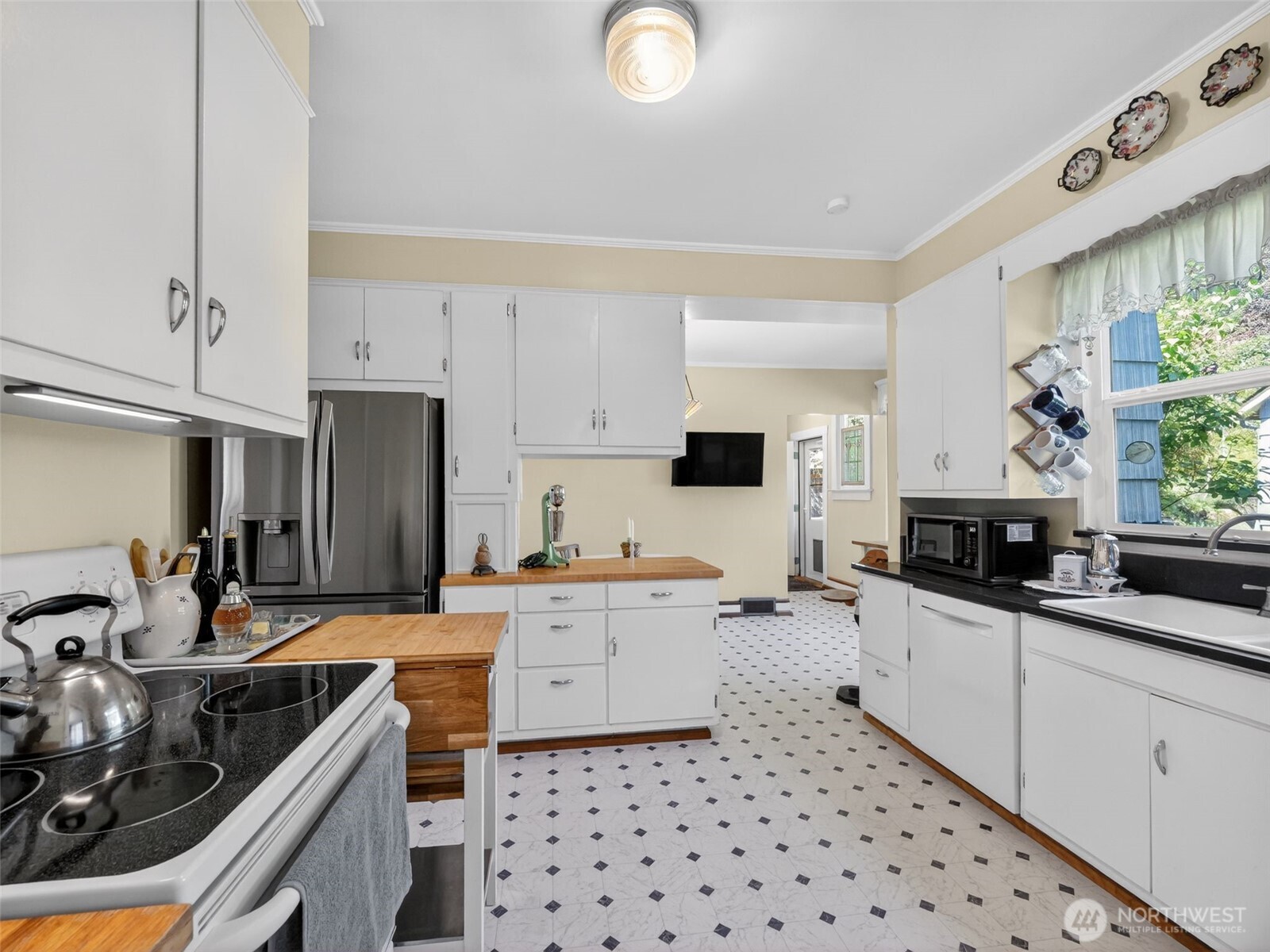 6906 NE Carpenter Ln , Kingston, WA 98346