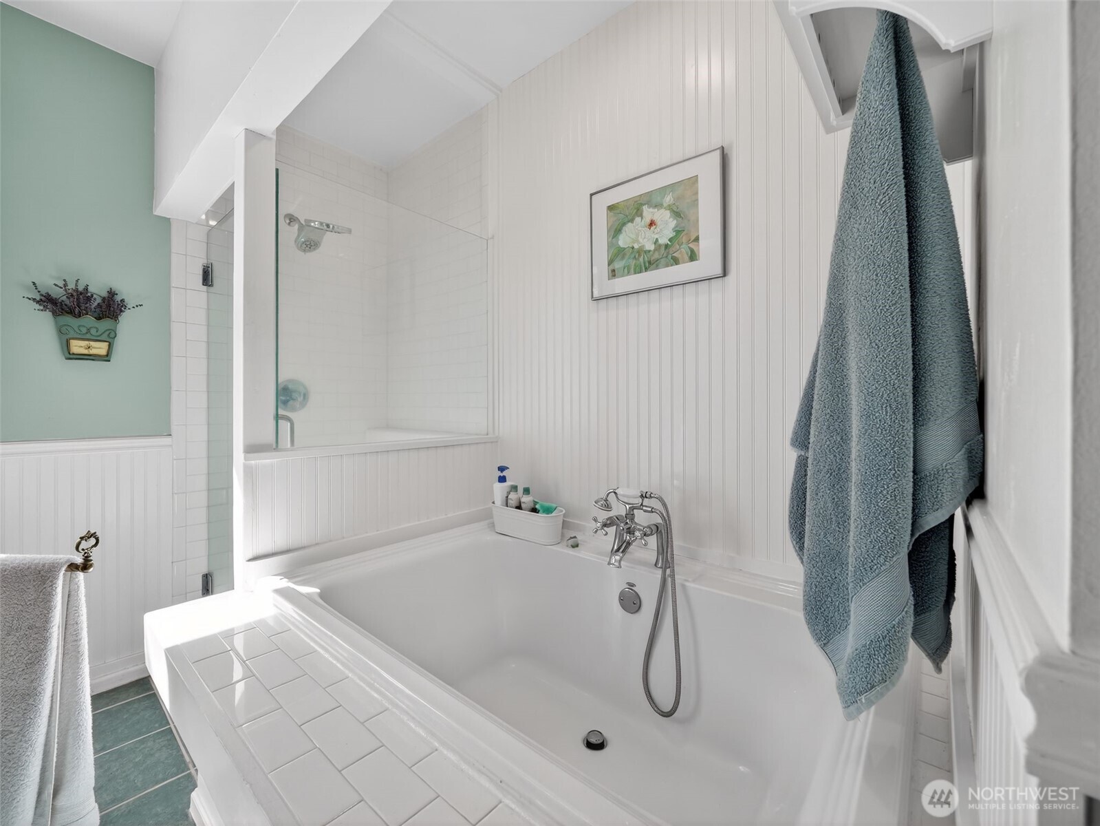 6906 NE Carpenter Ln , Kingston, WA 98346