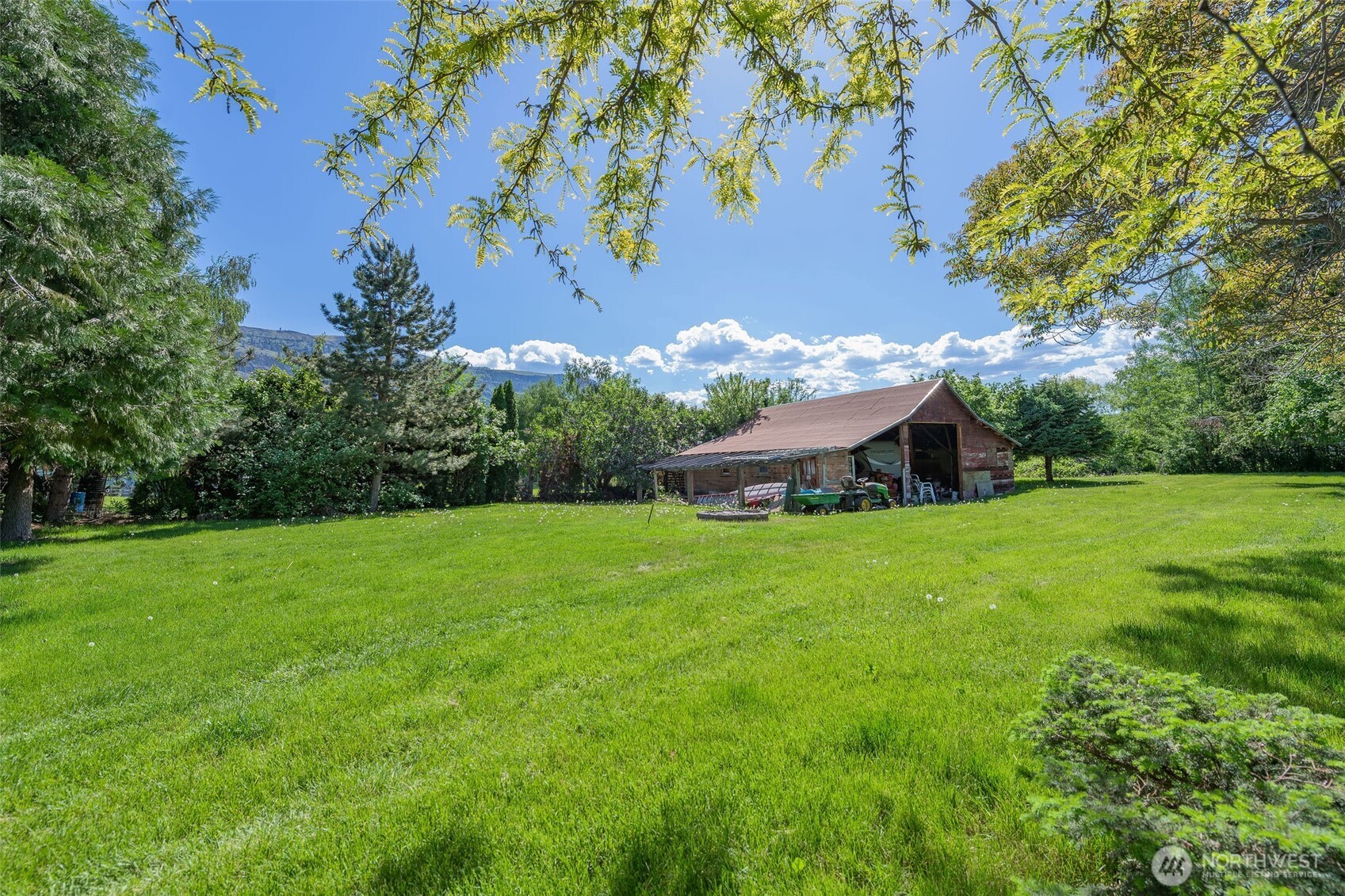 3432 Bainard Road , Malaga, WA 98828