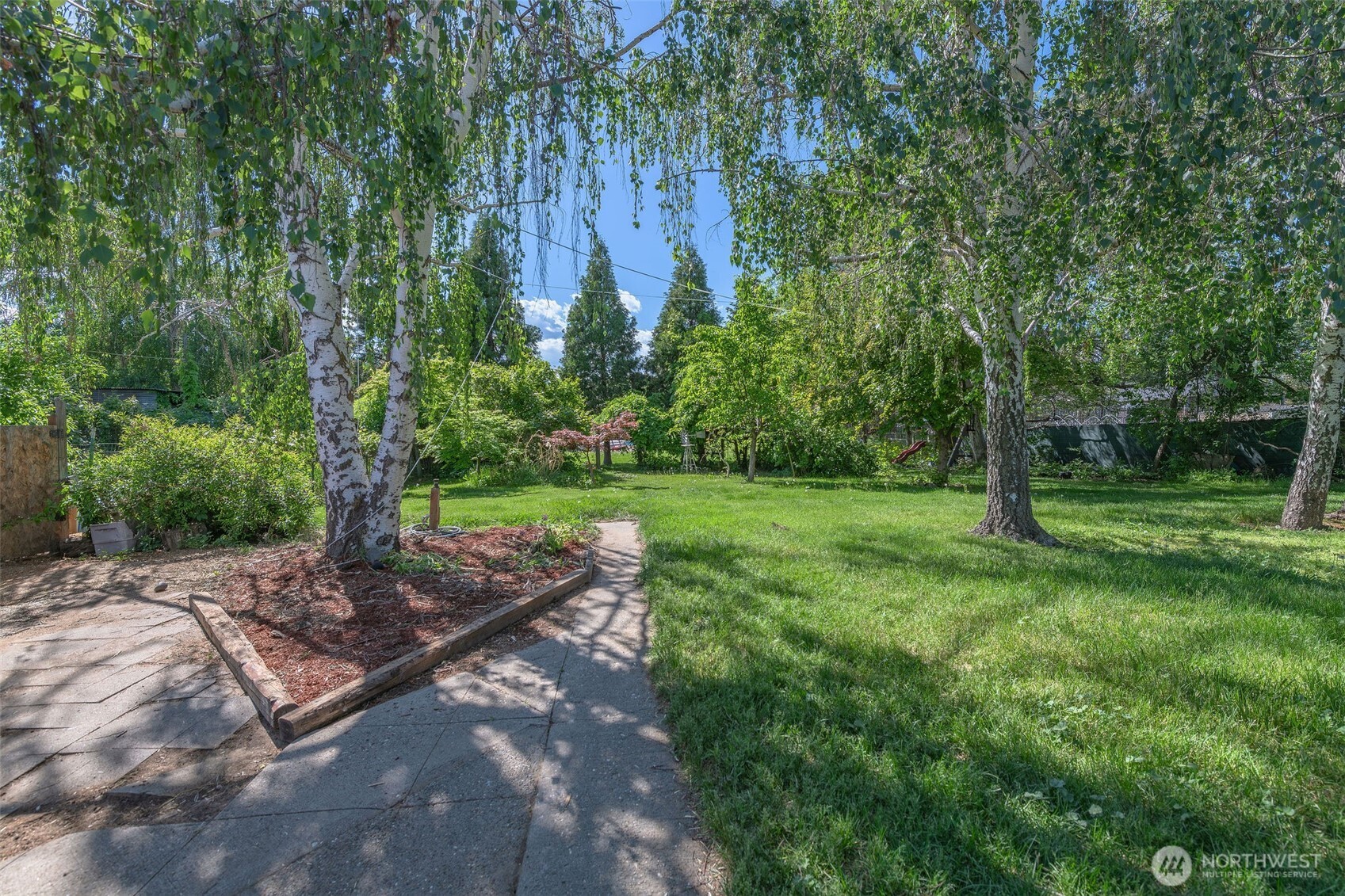 3432 Bainard Road , Malaga, WA 98828