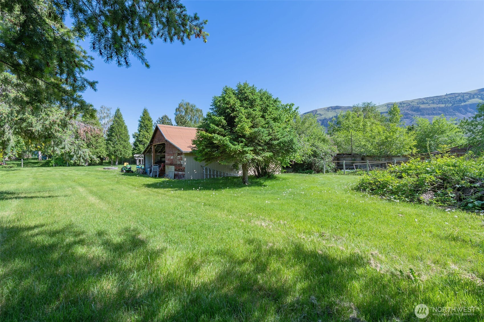 3432 Bainard Road , Malaga, WA 98828