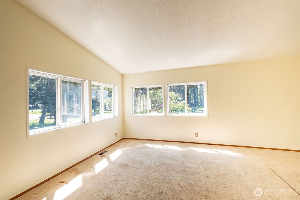 1090 Paul Avenue , Oak Harbor, WA 98277