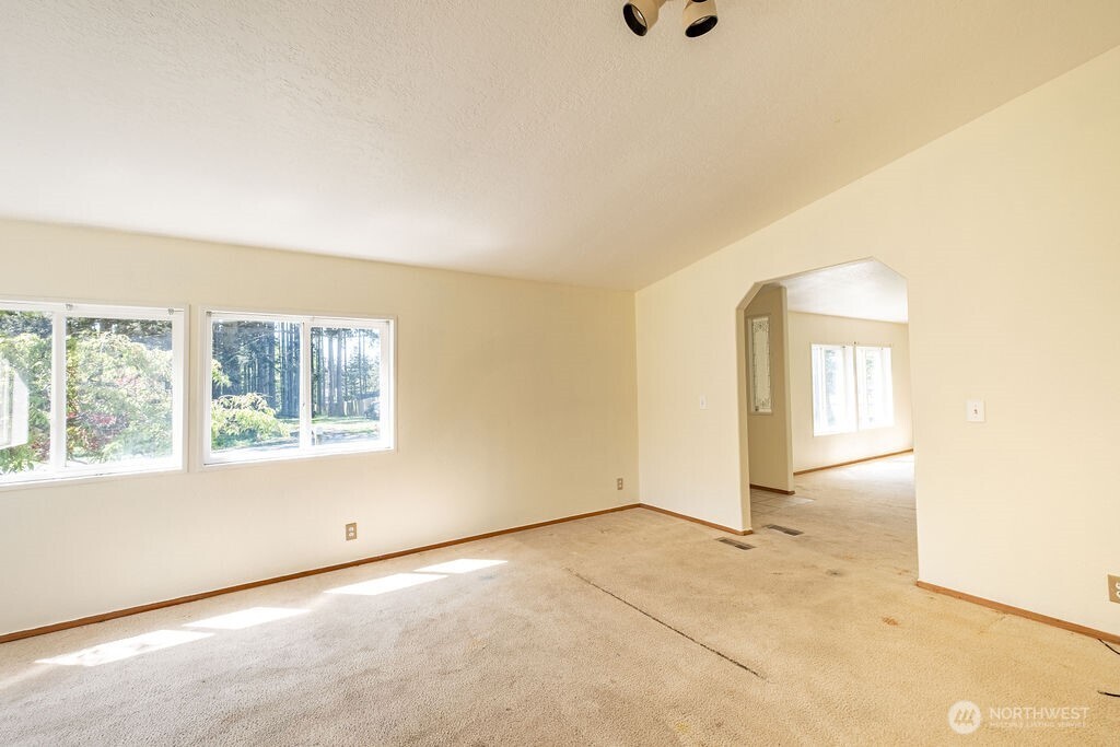1090 Paul Avenue , Oak Harbor, WA 98277