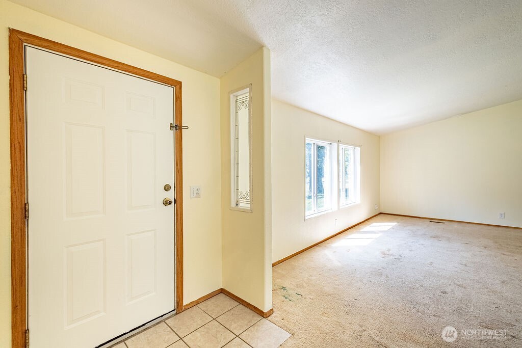 1090 Paul Avenue , Oak Harbor, WA 98277