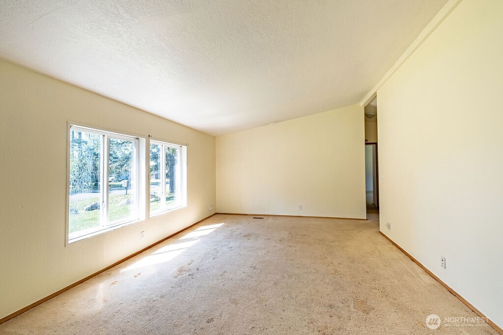 1090 Paul Avenue , Oak Harbor, WA 98277