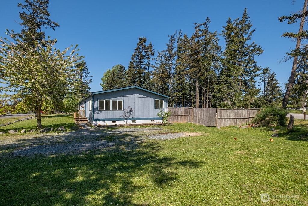1090 Paul Avenue , Oak Harbor, WA 98277