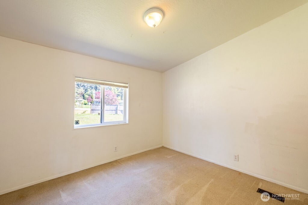 1090 Paul Avenue , Oak Harbor, WA 98277
