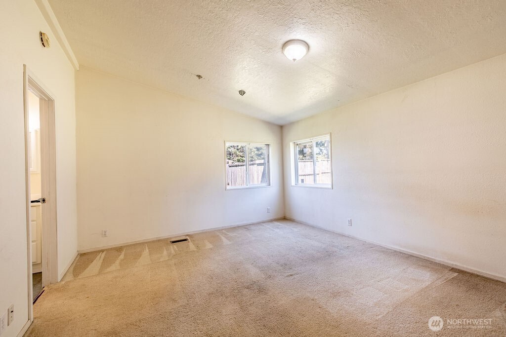 1090 Paul Avenue , Oak Harbor, WA 98277