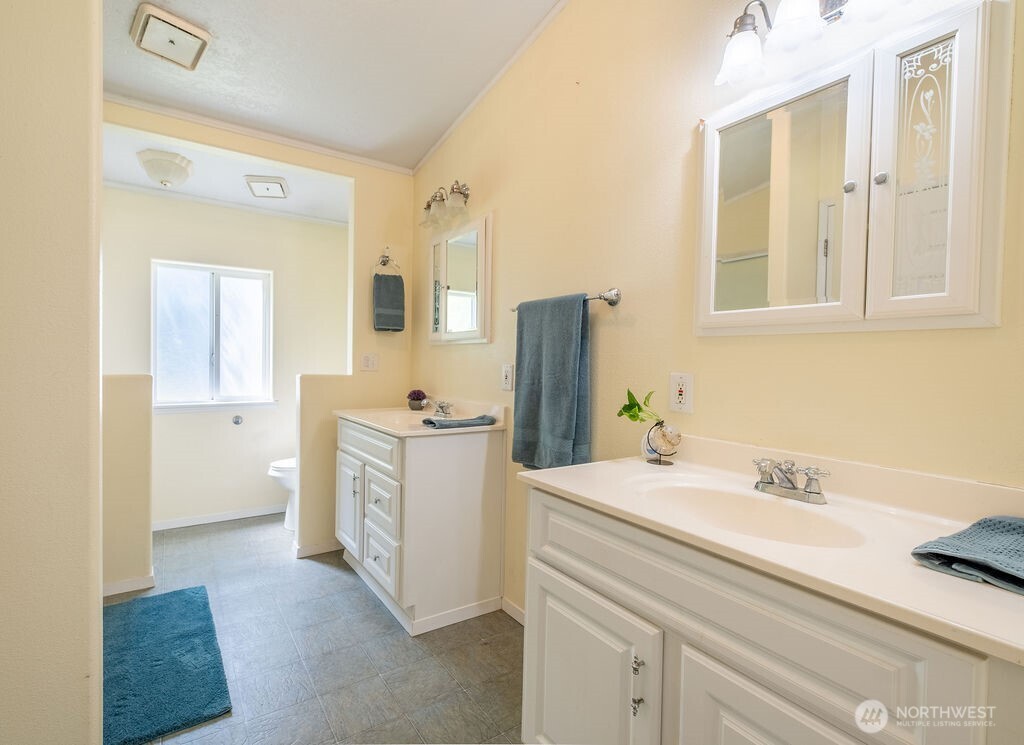 1090 Paul Avenue , Oak Harbor, WA 98277